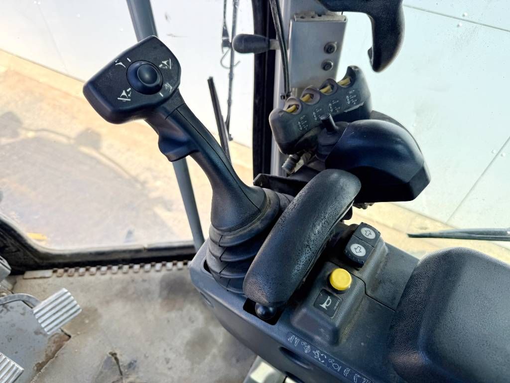 CAT 140M VHP Plus - Joysticks Controls / Top Condition