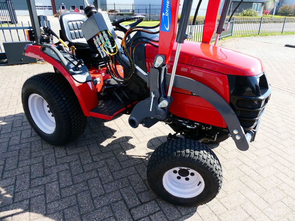 Shibaura ST318 4wd HST / 1373 Draaiuren / Voorlader