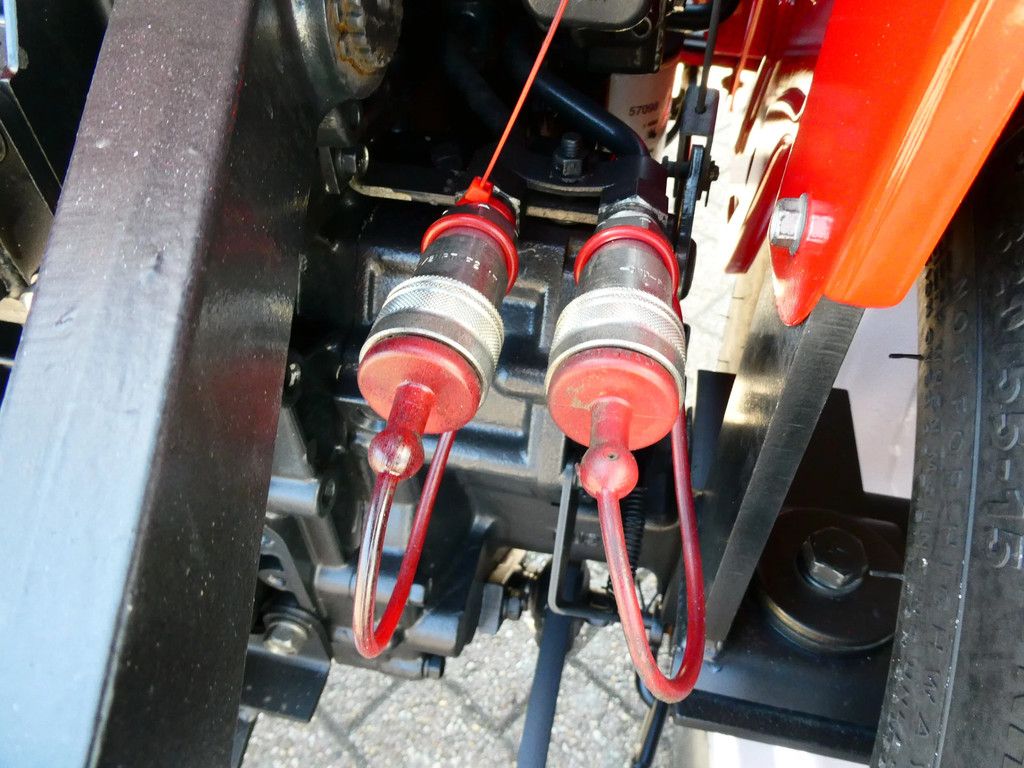 Shibaura ST318 4wd HST / 1373 Draaiuren / Voorlader