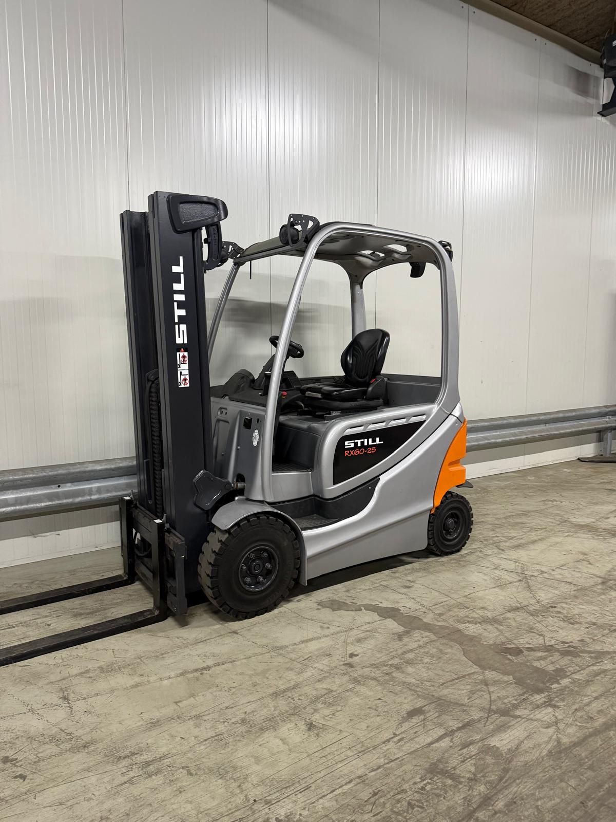 Heftruck Still RX 60-25 2016 8921 uur triplo 4890 met Side shift