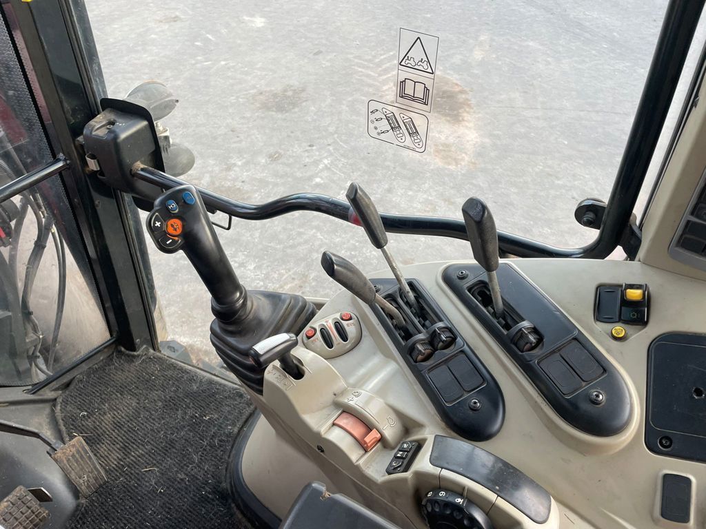 Massey Ferguson 5609 DYNA-4