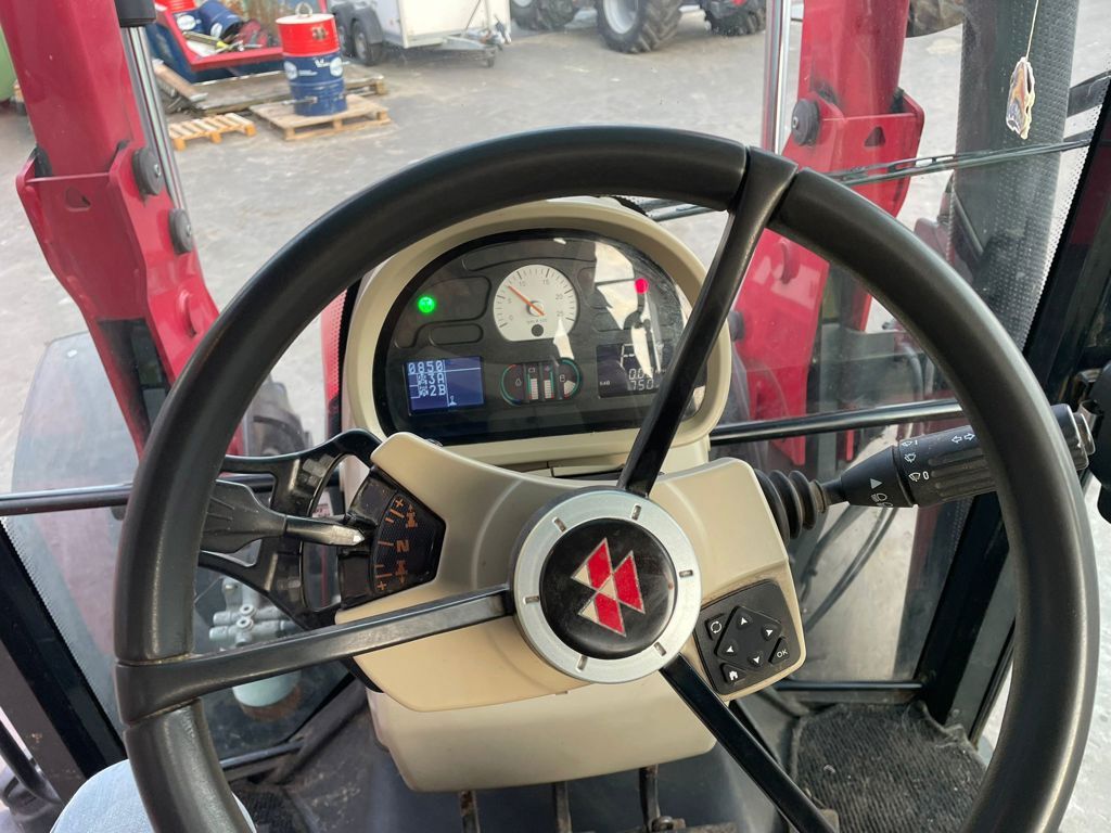 Massey Ferguson 5609 DYNA-4