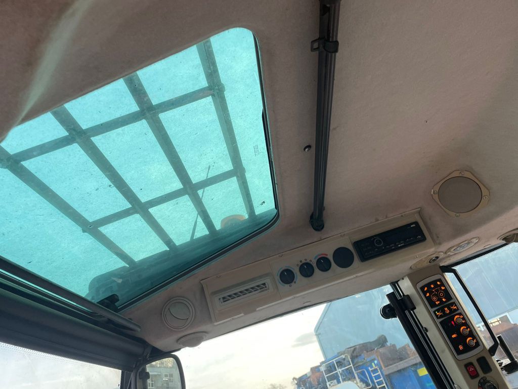 Massey Ferguson 5609 DYNA-4