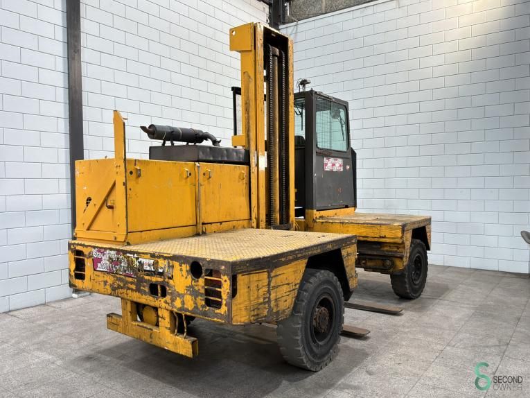 Side loaders Diesel Boss 556-MK5 1997 Outdoor tires