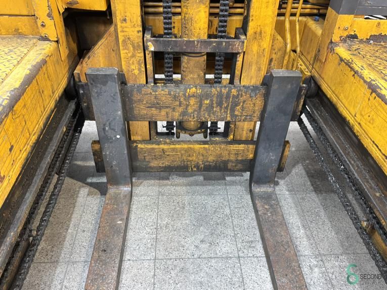 Side loaders Diesel Boss 556-MK5 1997 Outdoor tires