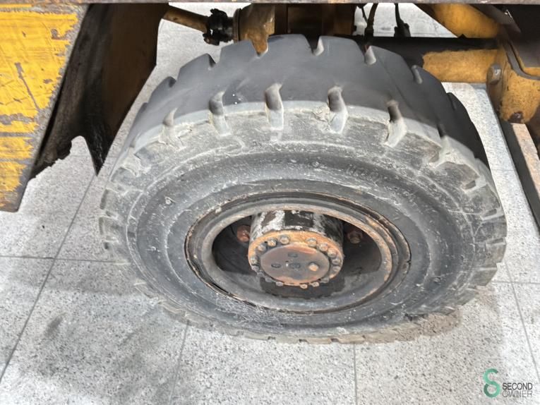 Side loaders Diesel Boss 556-MK5 1997 Outdoor tires