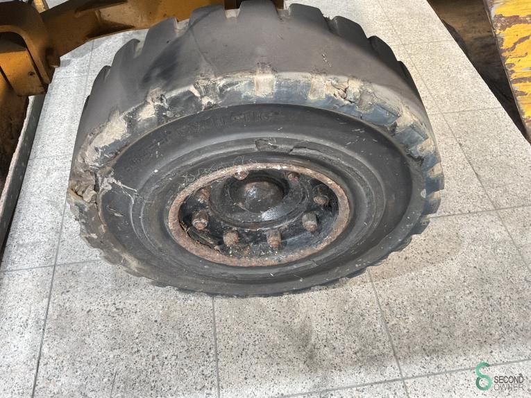 Side loaders Diesel Boss 556-MK5 1997 Outdoor tires