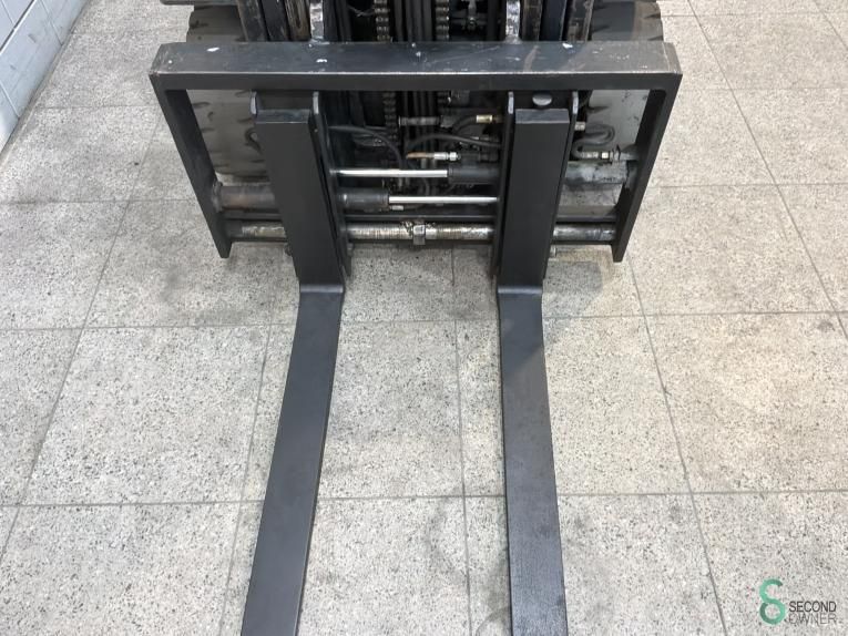 Forklifts Electric Toyota 7 FBMF 20 2006 Triplex