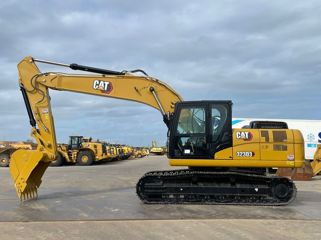 Caterpillar 323D3