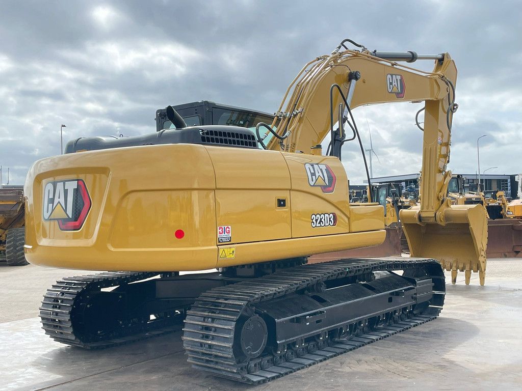 Caterpillar 323D3