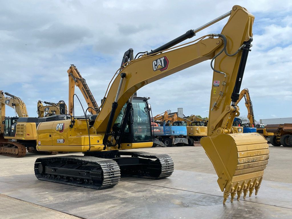 Caterpillar 323D3
