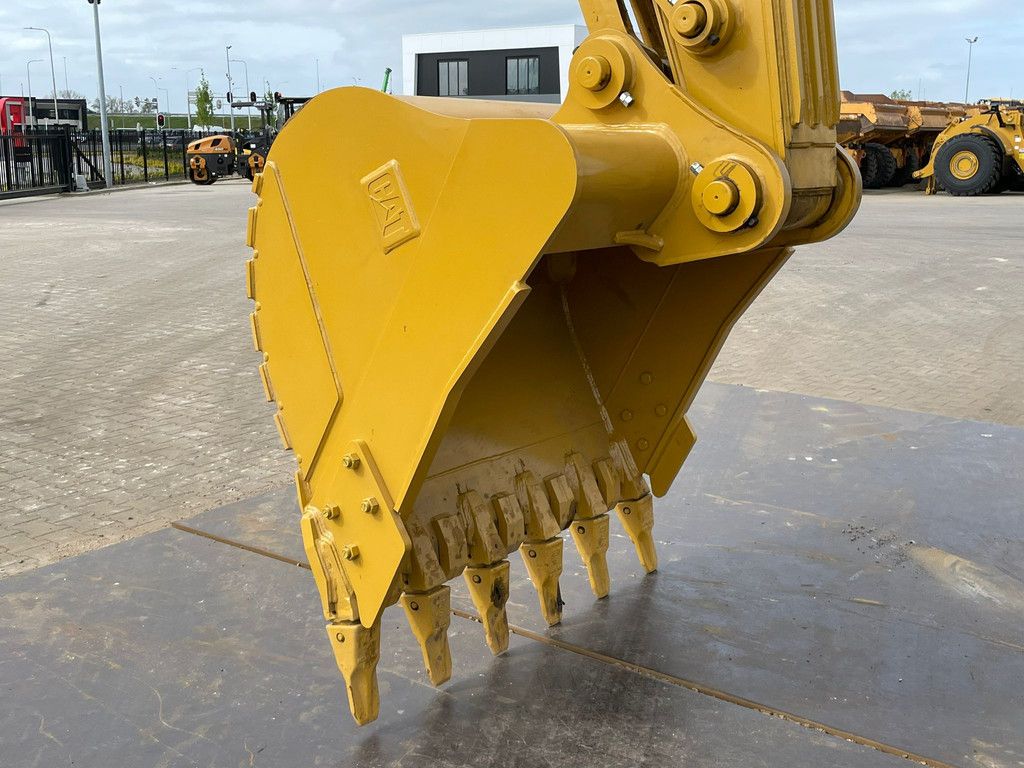 Caterpillar 323D3