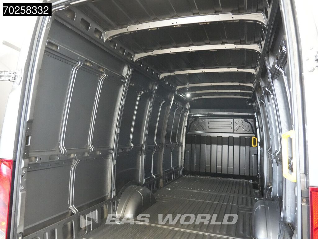 Iveco Daily 35S21 BPM VRIJ! 3.0L Automaat 210PK L3H2 2025-Model 3,5t Trekvermogen ACC LED CarPlay Camera Parkeersensoren Velgen 16m3 Euro6 L4H2 16m3 Klima