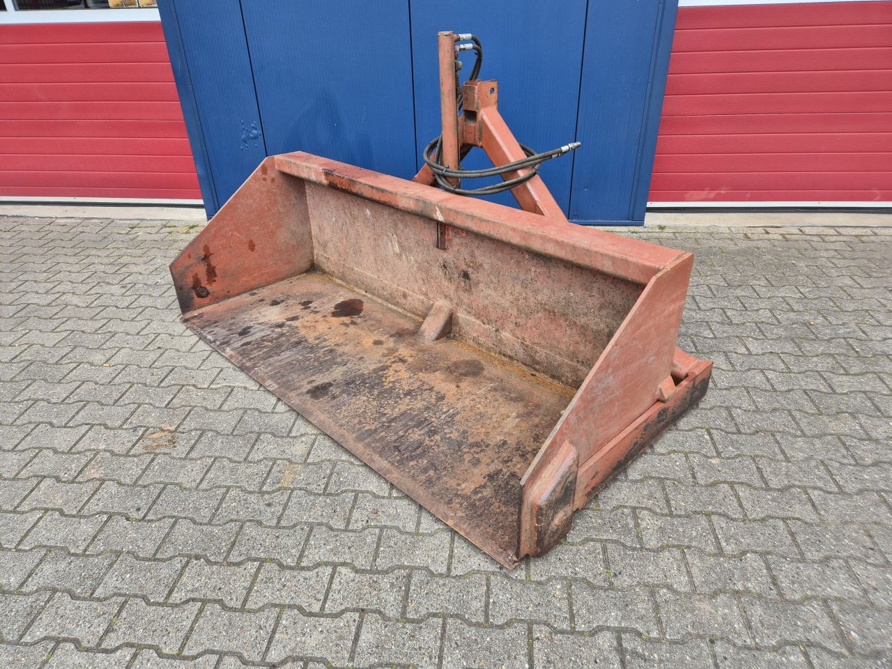 TRACTOR GRONDBAK / KIEPBAK HYDRAULISCH 215 CM
