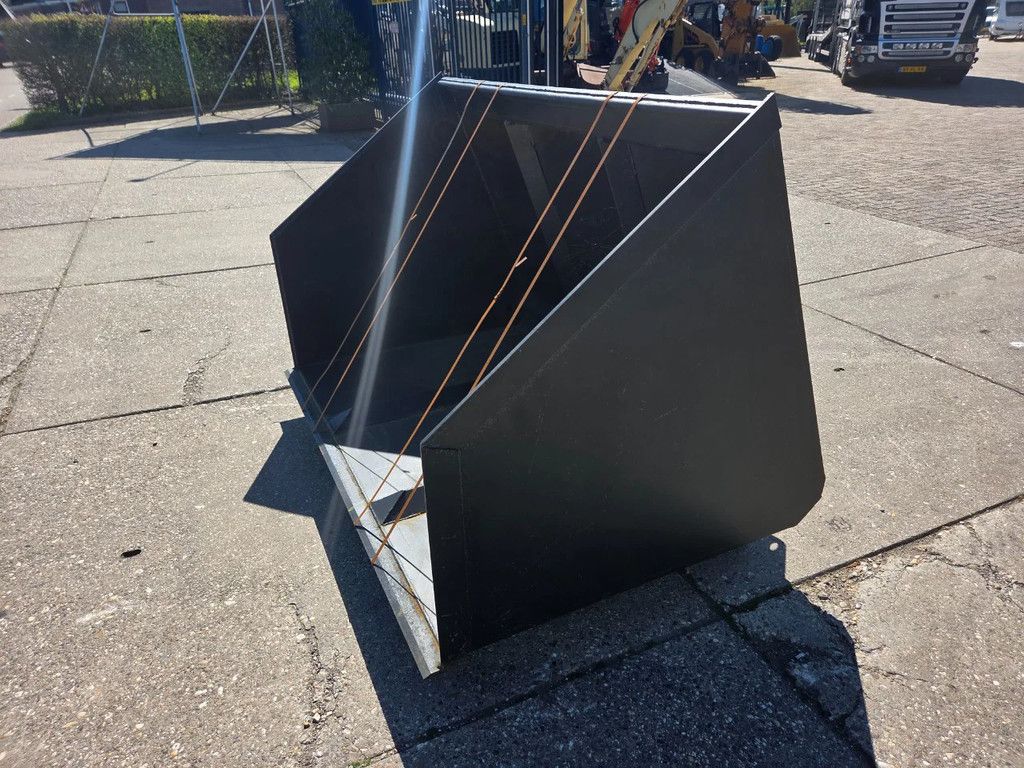 Manitou volumebak UNUSED 1.83m. breed