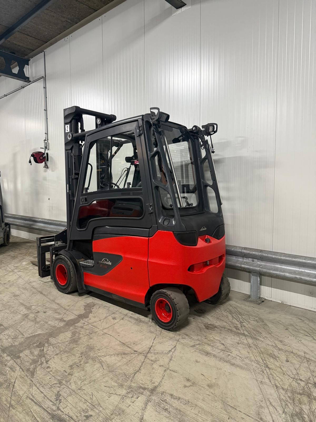 Heftruck linde E 35HL-02 2018 met rotator vorkenversteller en Si