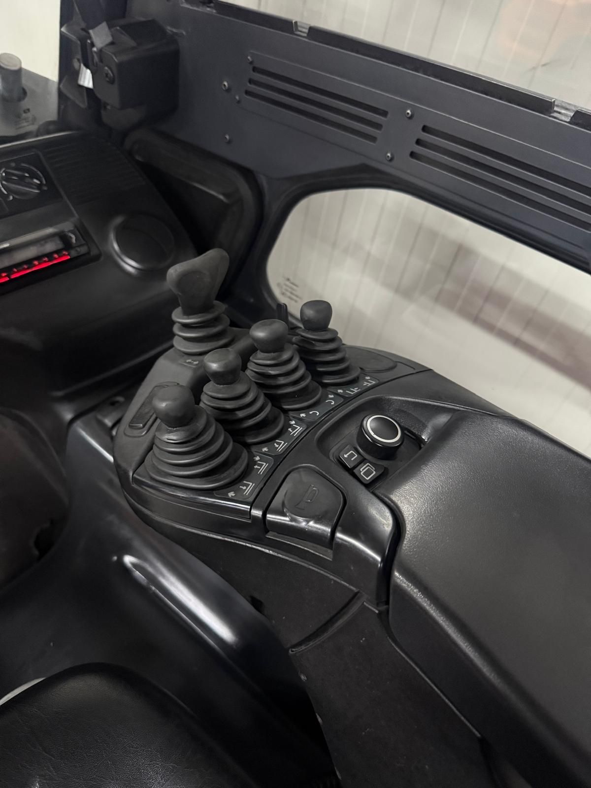 Heftruck linde E 35HL-02 2018 met rotator vorkenversteller en Si