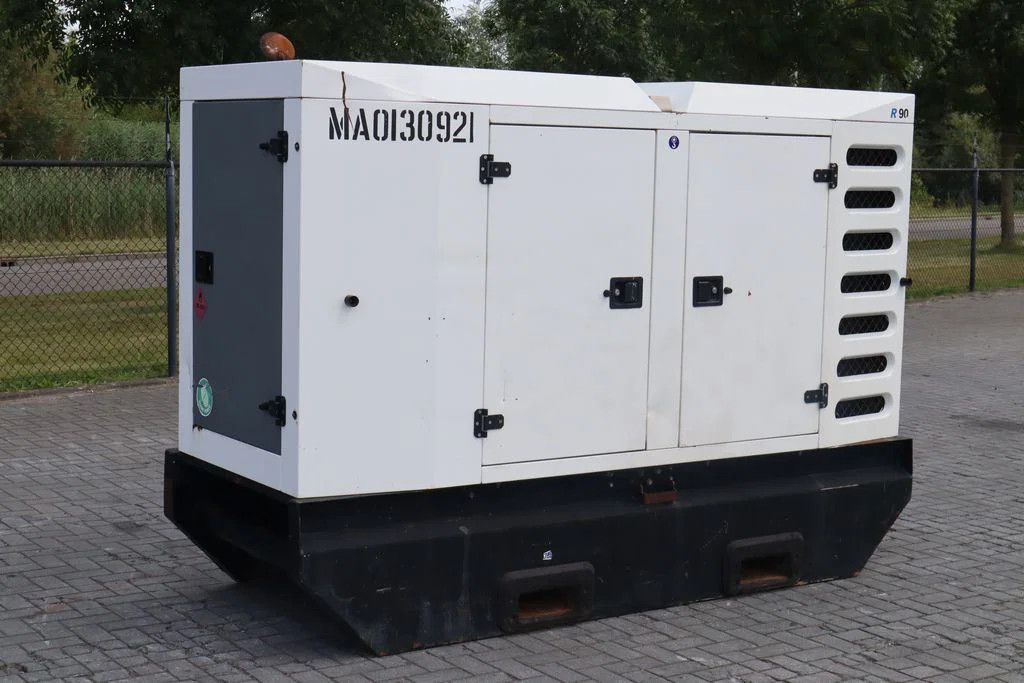 SDMO R90C3 | 90 KVA | 400 V