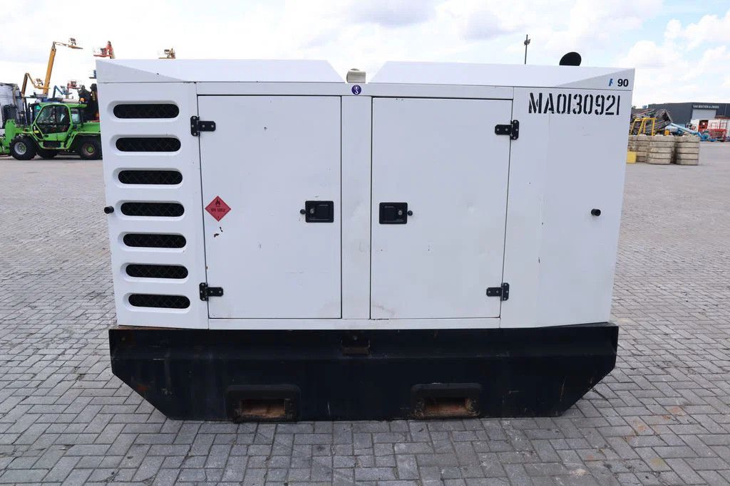 SDMO R90C3 | 90 KVA | 400 V