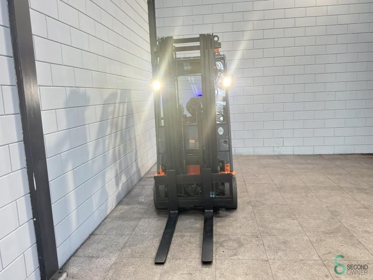 Gabelstapler Elektrisch Toyota 8FBMT18 2014