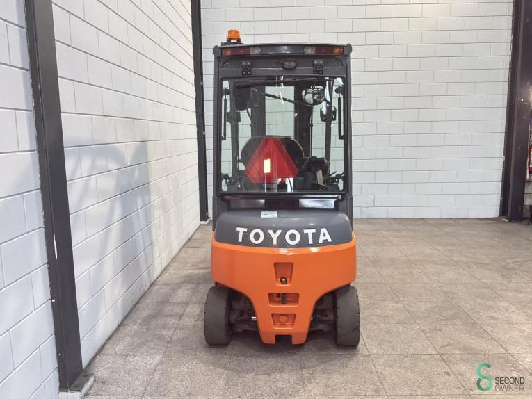 Gabelstapler Elektrisch Toyota 8FBMT18 2014