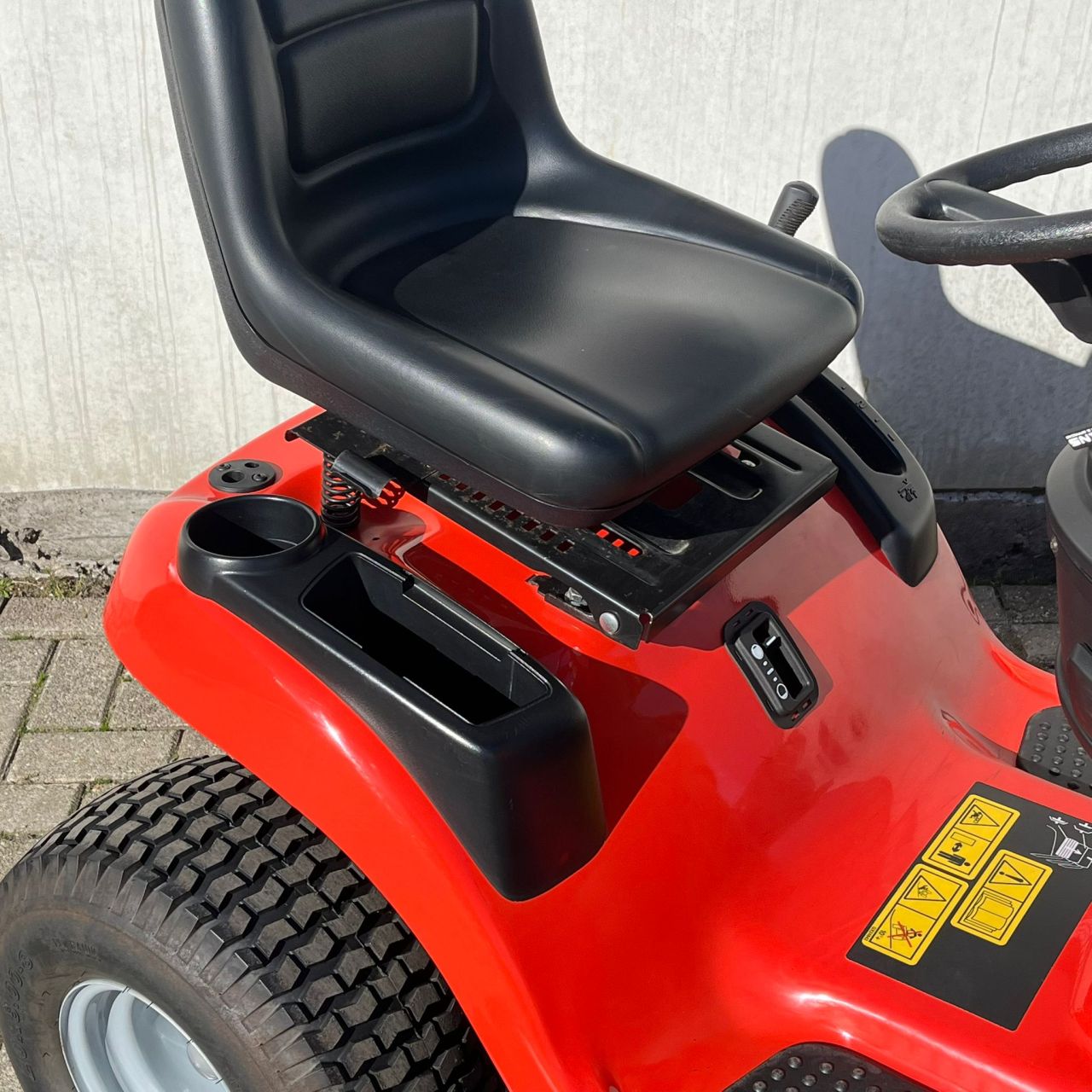 Sabo 107s zitmaaier gelijk aan John deere X126