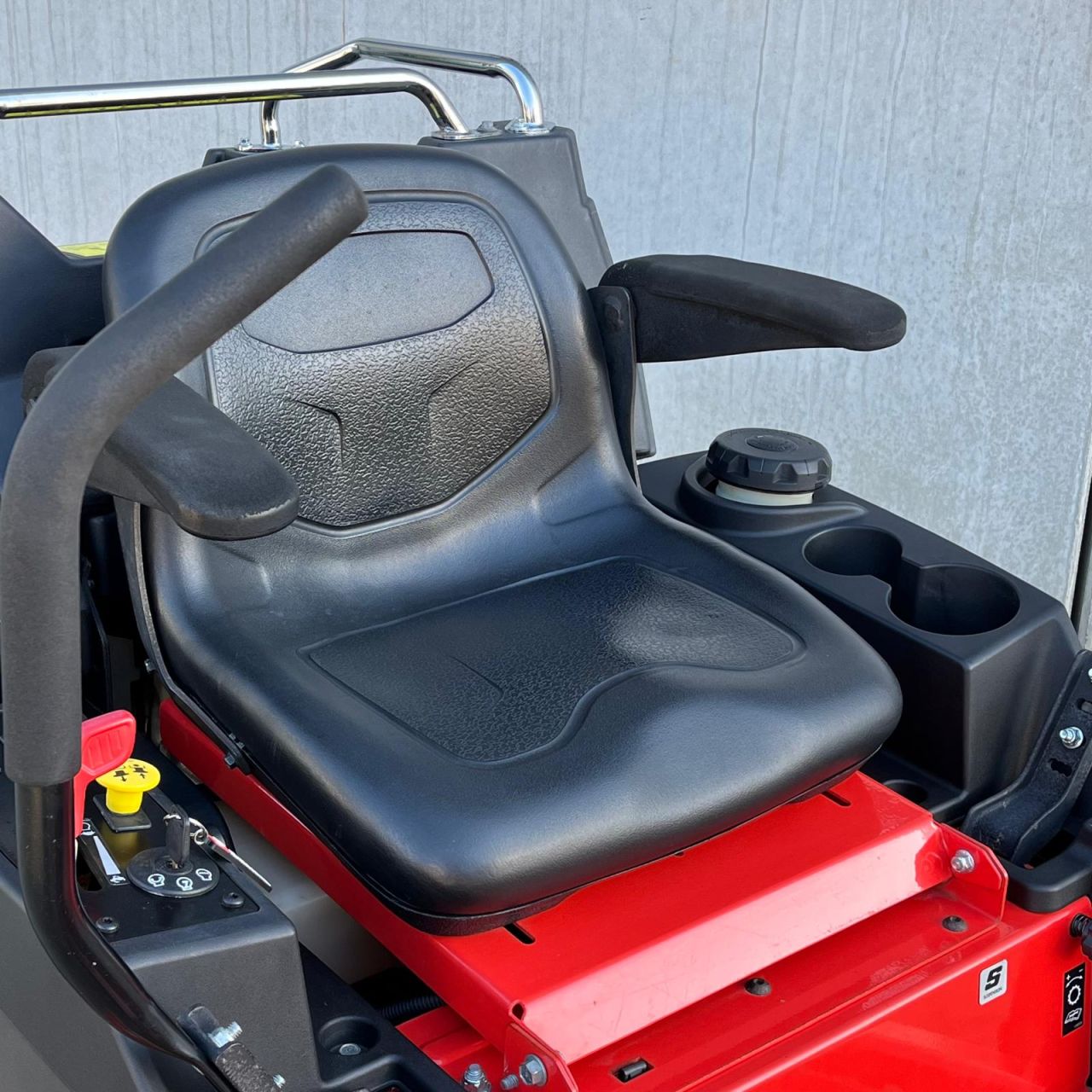 Simplicity SZT275 zitmaaier zeroturn 24PK