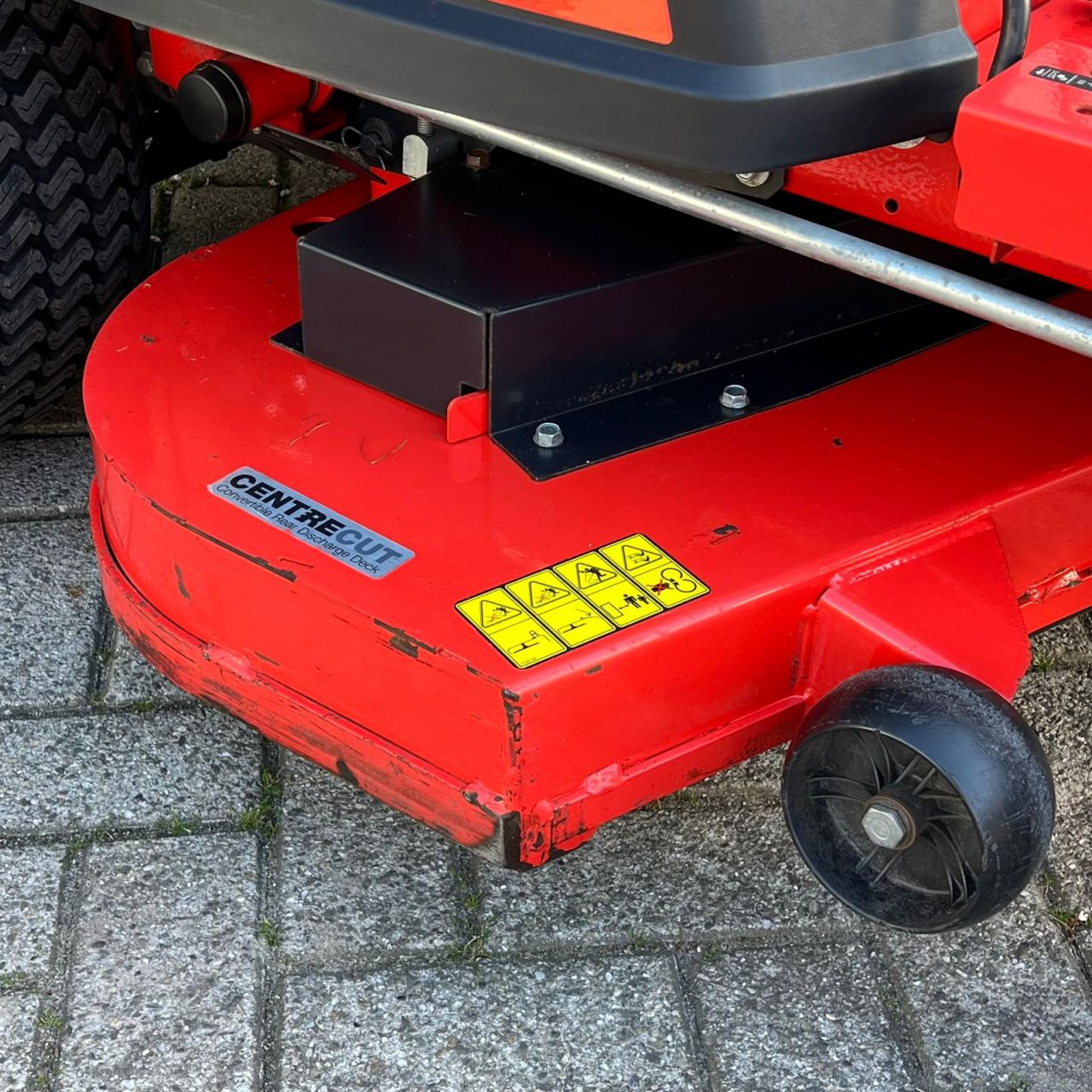 Simplicity SZT275 zitmaaier zeroturn 24PK