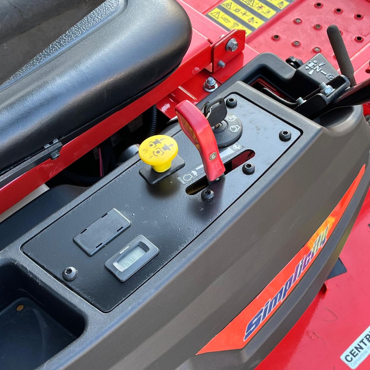 Simplicity SZT275 zitmaaier zeroturn 24PK