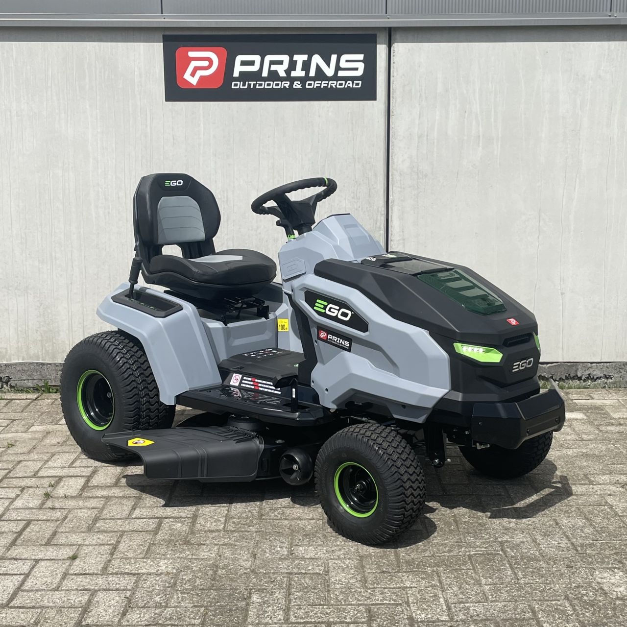 EGO TR4201E zitmaaier gratis accu's tennisbaan