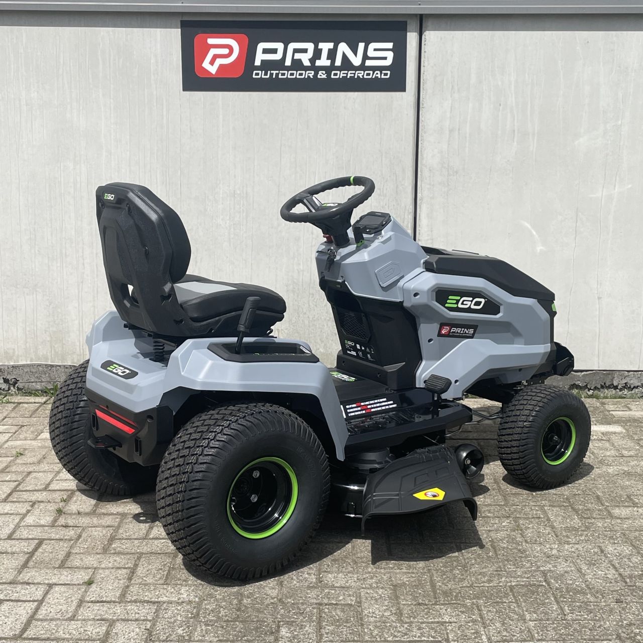 EGO TR4201E zitmaaier gratis accu's tennisbaan