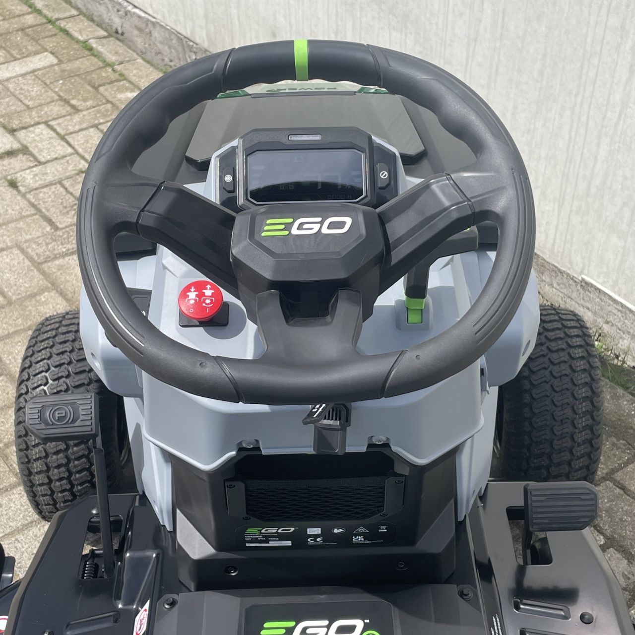 EGO TR4201E zitmaaier gratis accu's tennisbaan
