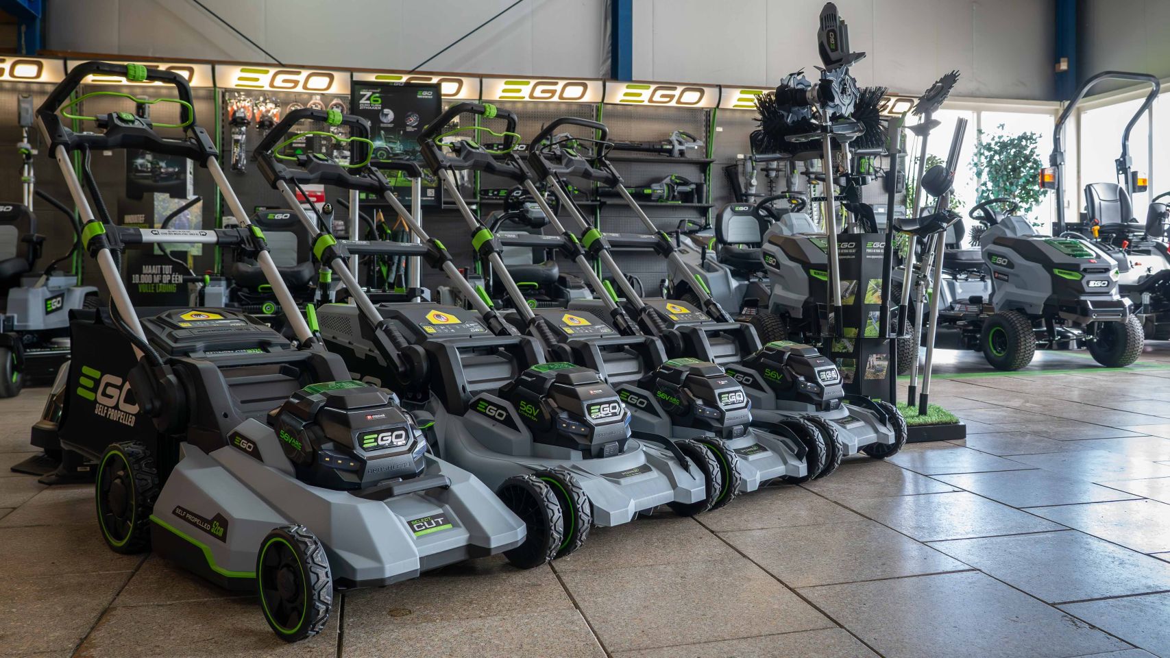 EGO TR4201E zitmaaier gratis accu's tennisbaan