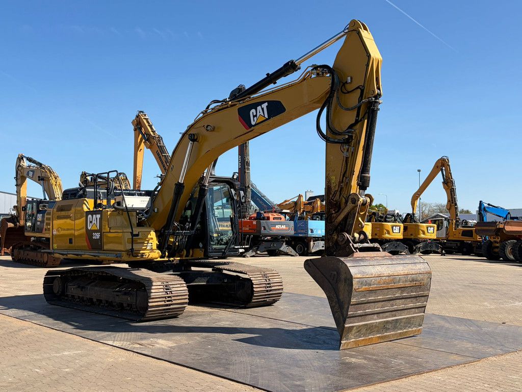 Caterpillar 326FL