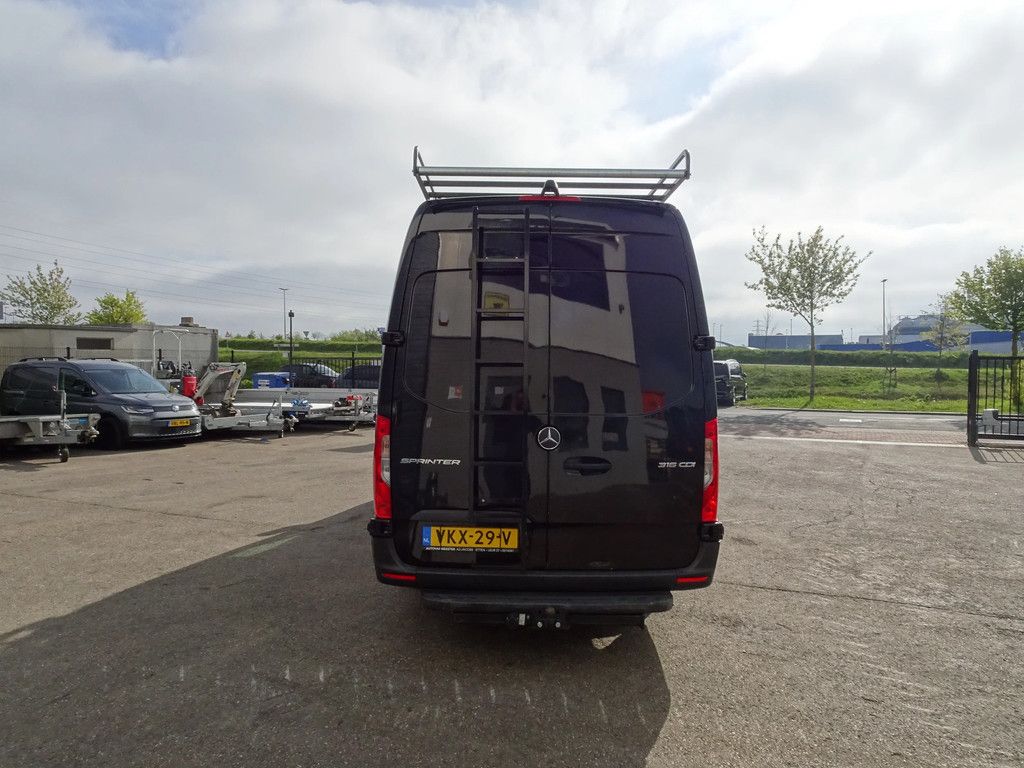 Mercedes-Benz Sprinter 906BB35