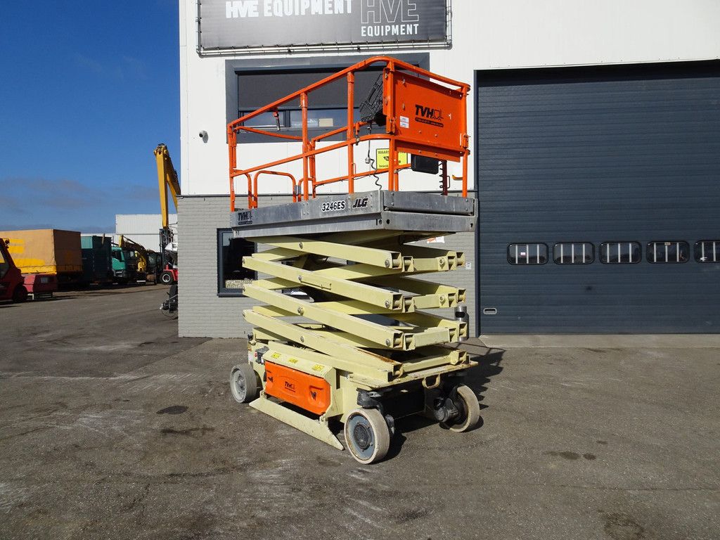 JLG 3246ES