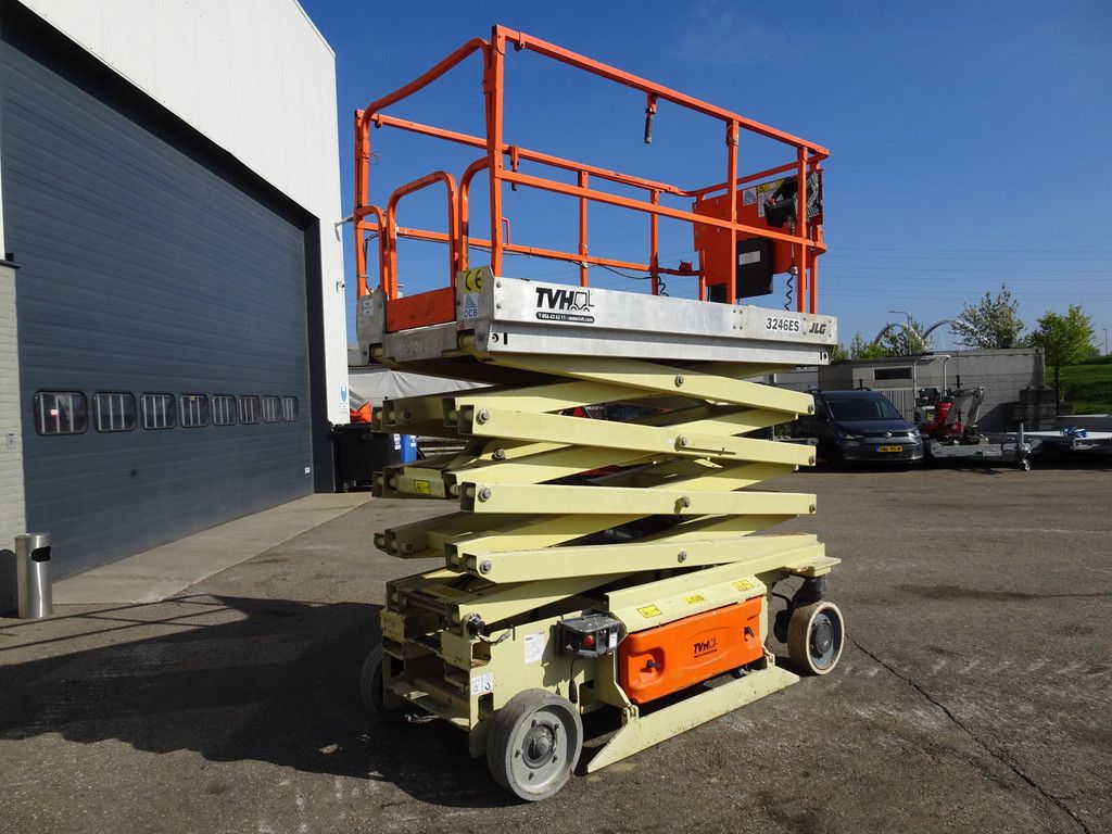 JLG 3246ES