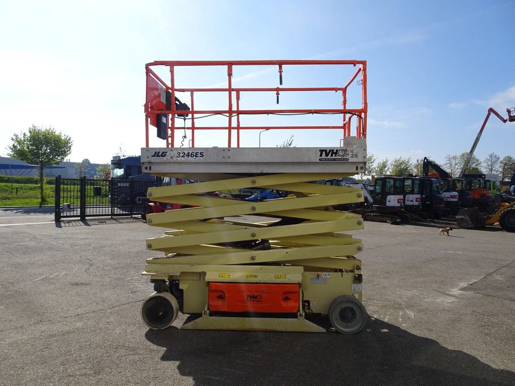 JLG 3246ES