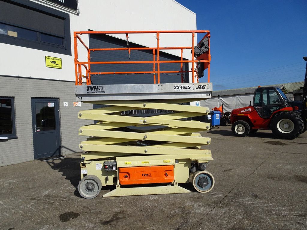 JLG 3246ES