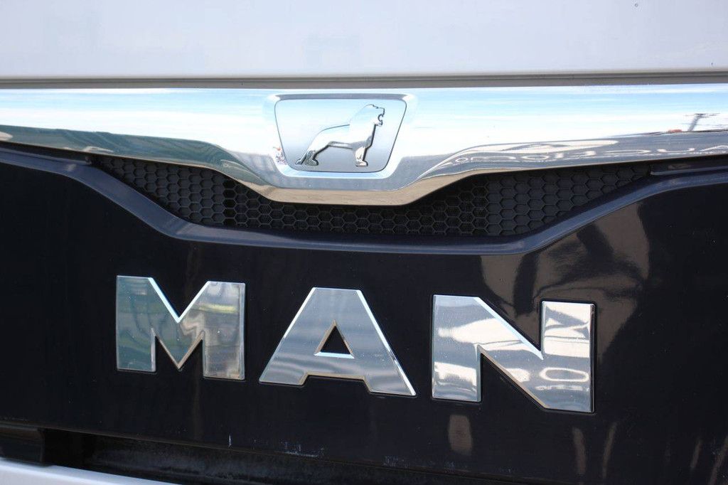 Chassis Cabin MAN TGX-18480 Diesel