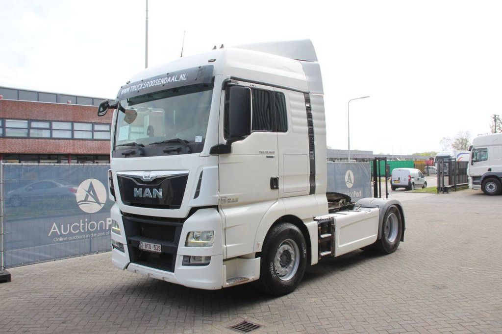 Fahrgestell mit Fahrerhaus MAN TGX18-460 Diesel