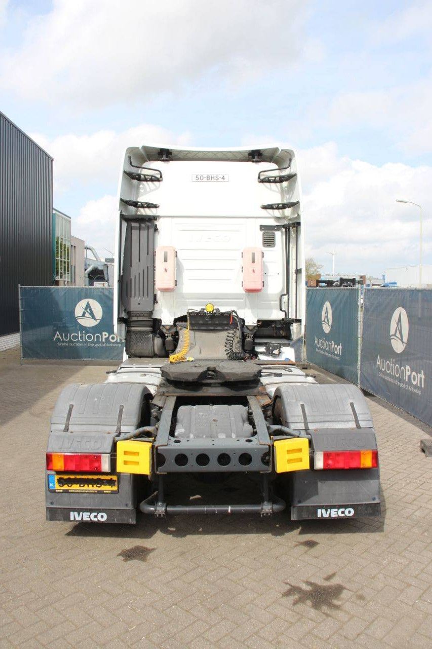 Fahrgestell mit Fahrerhaus Iveco Stralis Diesel 421PK 2019