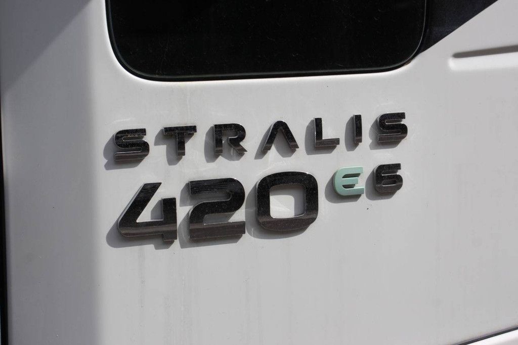 Fahrgestell mit Fahrerhaus Iveco Stralis Diesel 421PK 2019