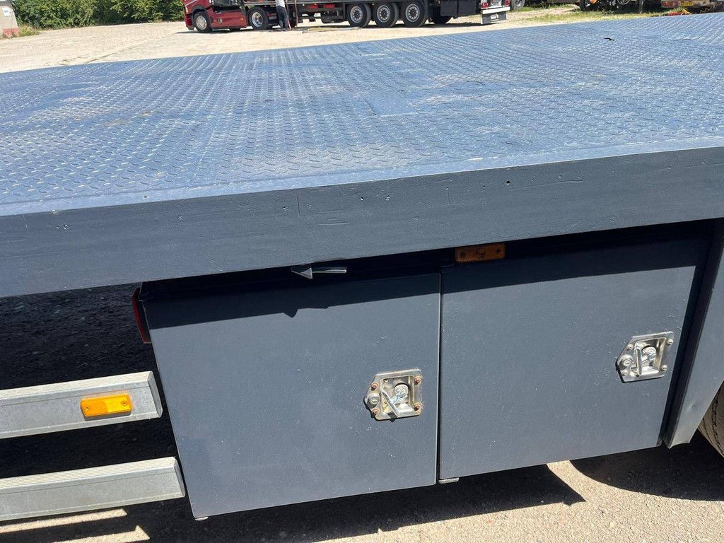 Flatbed Semi-trailer Cuppers 2002