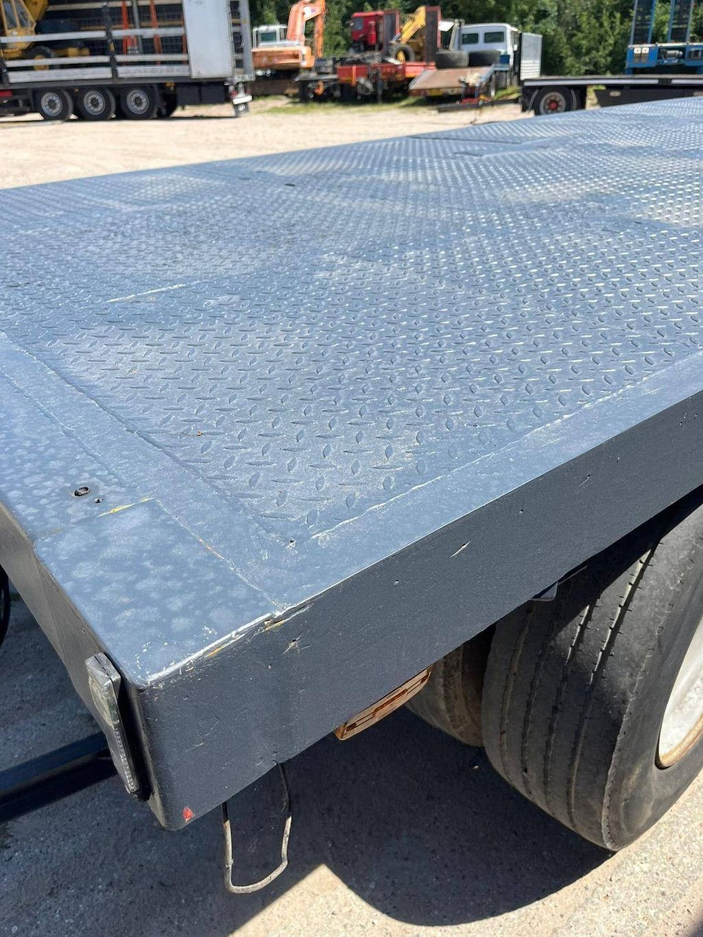 Flatbed Semi-trailer Cuppers 2002