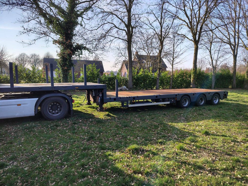 Semi-low loader Doll S3H/D330 42000kg 2002