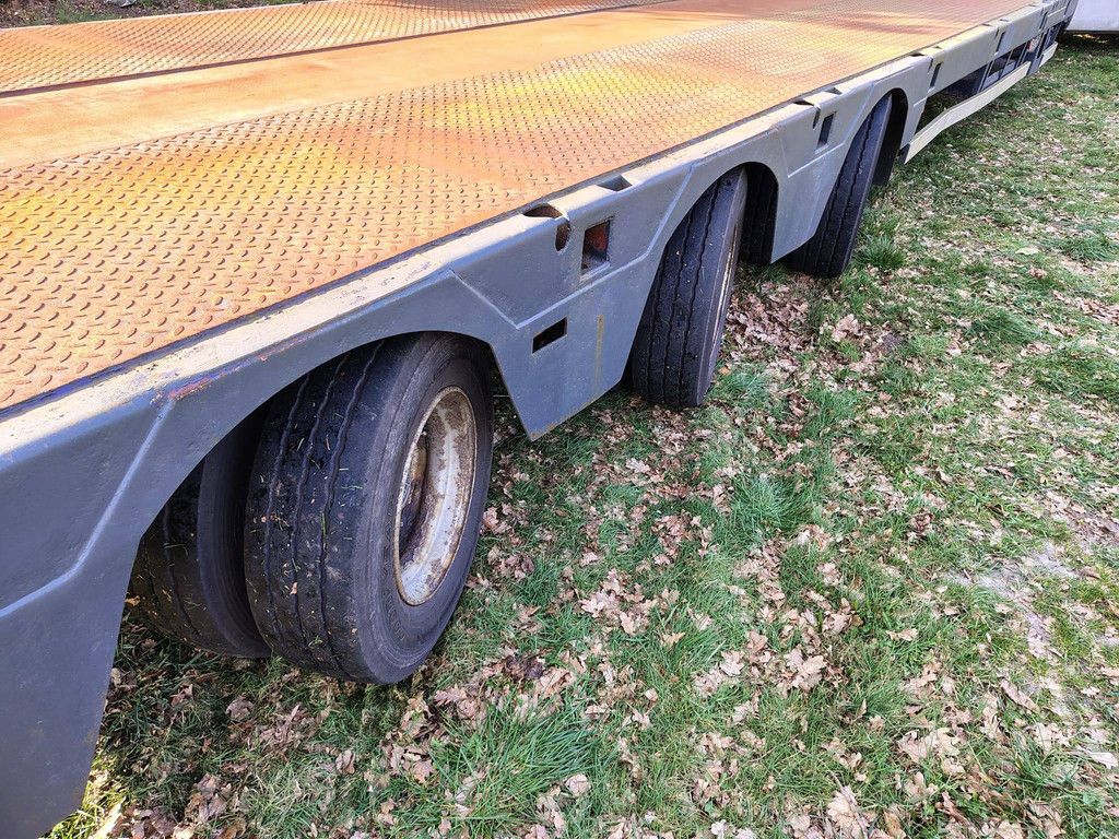 Semi-low loader Doll S3H/D330 42000kg 2002