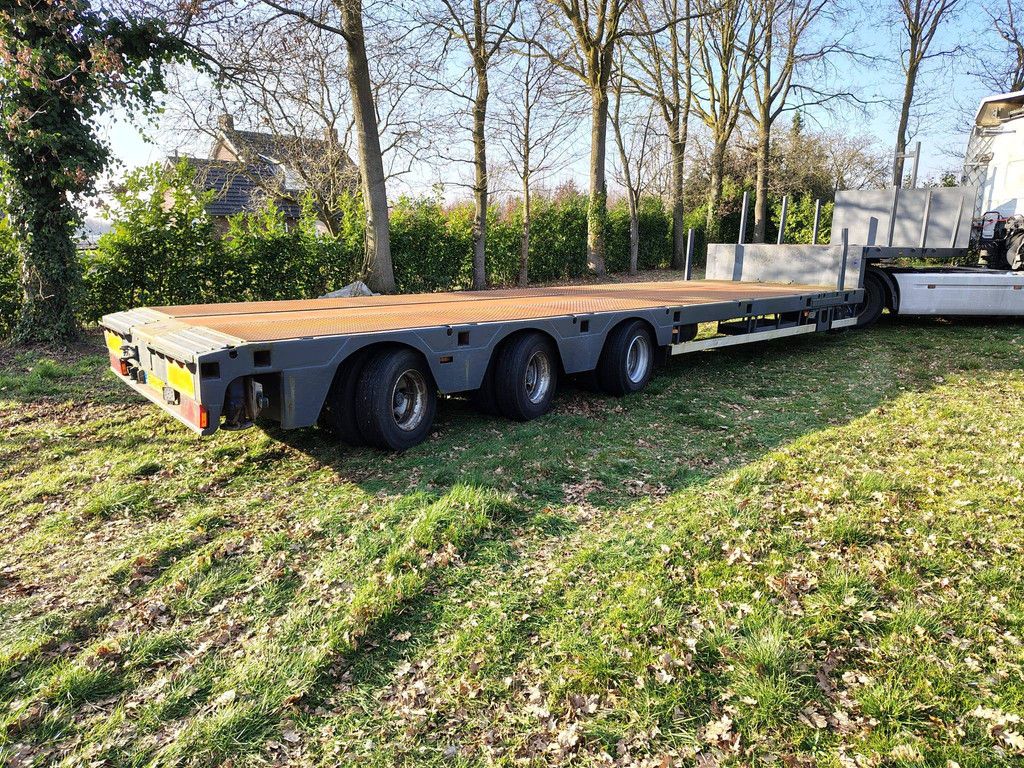 Semi-low loader Doll S3H/D330 42000kg 2002
