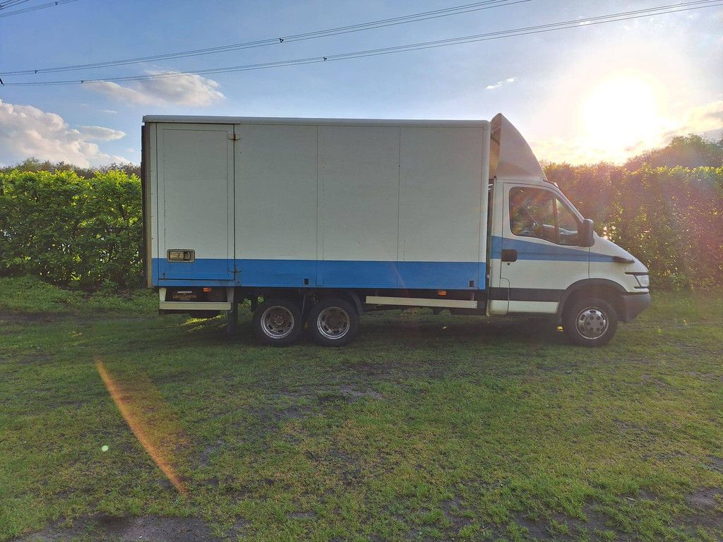 Box truck Iveco 40C 3.0l Diesel 136HP 2005