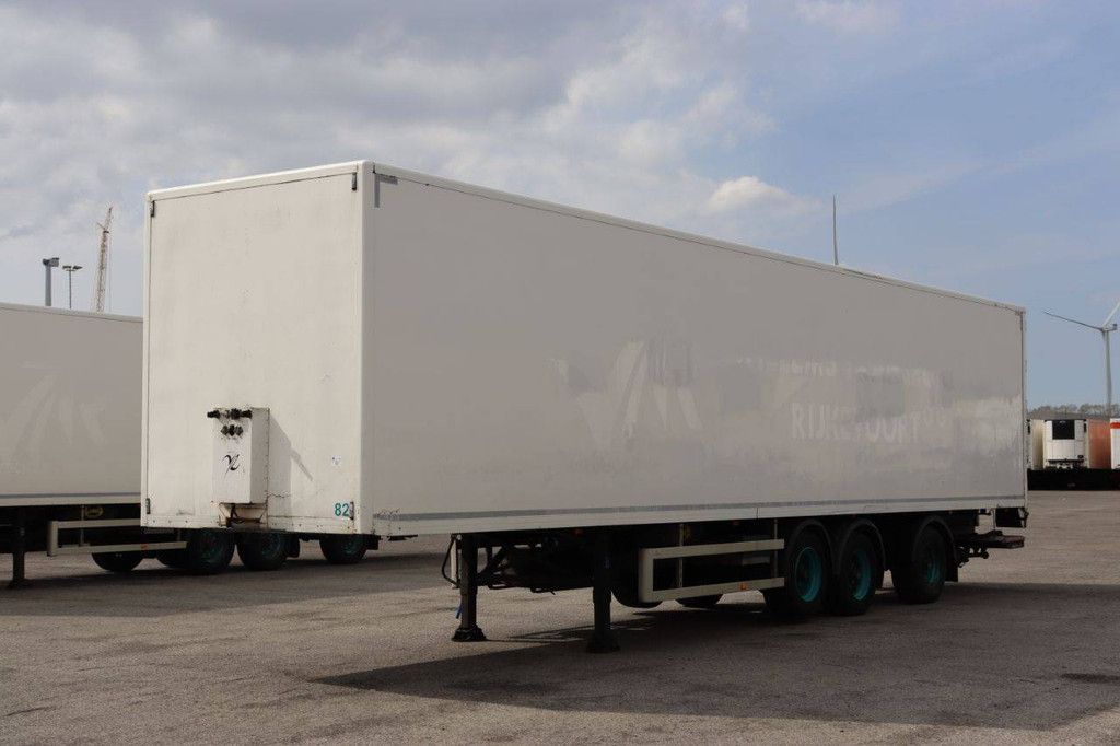 Closed Semi-Trailer Jumbo D0270SE 39500kg 2011